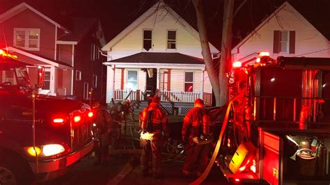 Crews Battle Overnight Fire At Vacant House In East Toledo Wtol