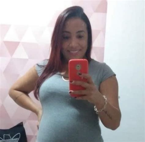 Mulher Prestes A Dar Luz Pede T Xi Motorista Faz O Parto E Rouba O