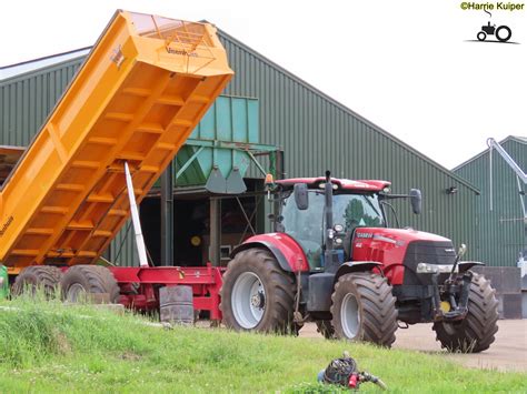 Case IH Puma 220 Schweiz Traktor Foto 1429772