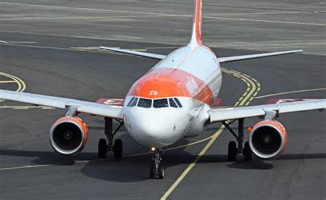 Oe Izb A Easyjet Fnc Karl Heinz Morawietz Flickr