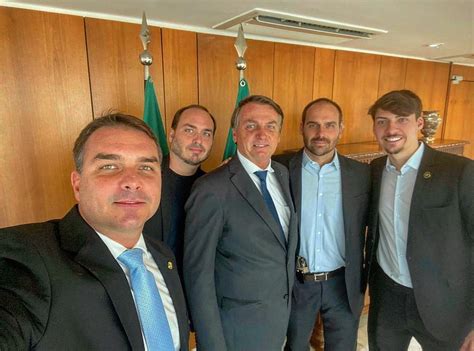 O Polêmico Mistério Sobre As Visitas De Filhos De Bolsonaro Ao Planalto