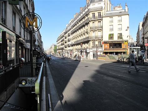 rue La Fayette métro poissonnière Rue la fayette La fayette Station