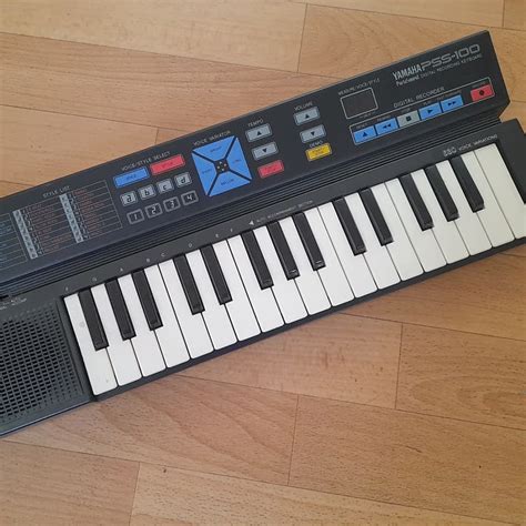 Wknd Sale Yamaha Pss 100 Brilliant Little 8 Bit Keyboard Reverb