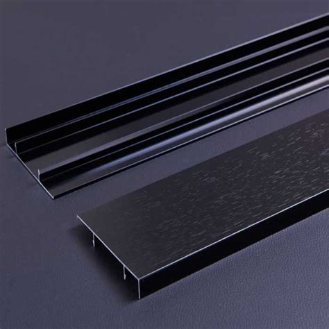 1 0mm Thick Black PE Coating Aluminum Skirting Board Panel Guangdong