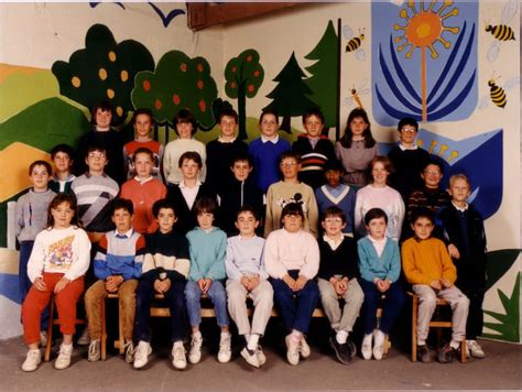 Photo De Classe Cm De Ecole Notre Dame Du Sacre Coeur Copains