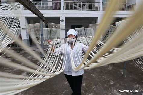 Chinas traditionelle Hohlnudel fördert Beschäftigung China org cn