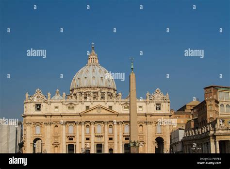 La Bas Lica De San Pedro El Vaticano Roma Italia Fotograf A De Stock