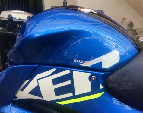 Calcomanía Protector Tanque Suzuki Gixxer 150 64 505 en Socorro