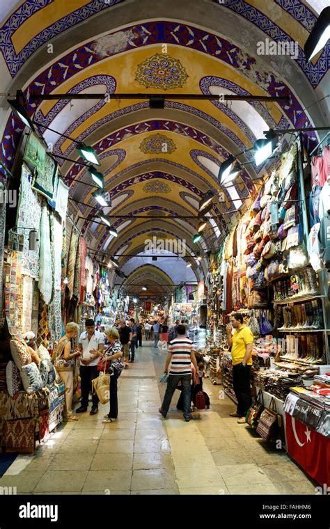 Turisti Al Grand Bazaar Fotos Und Bildmaterial In Hoher Aufl Sung Alamy