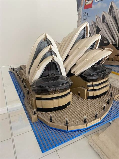 LEGO CREATOR EXPERT SET 10234 SYDNEY OPERA HOUSE USED BUT EXCELLENT