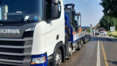 Incidente Sulla Porrettana A Casalecchio Scontro Auto Camion Traffico