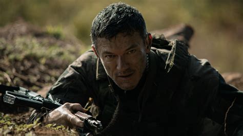 Luke Evans raconte le tournage intense d Echo 3 la nouvelle série