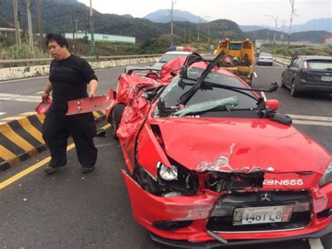 疑車速過快 男子駕車與砂石車對撞 社會 自由時報電子報