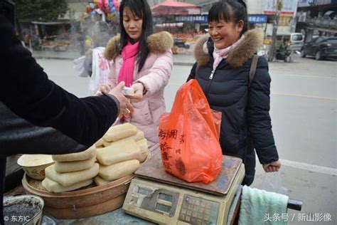 農村漢子街頭擺攤20年賣這個，一天收入1800元，厲害了大哥 每日頭條