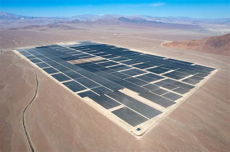 Colbún inaugura en Chile un parque solar de 230 MW y 8 MW 32 MWh de