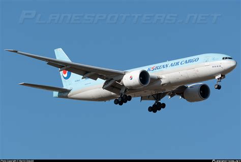 HL8043 Korean Air Boeing 777 FB5 Photo By Martin Oswald ID 1568957