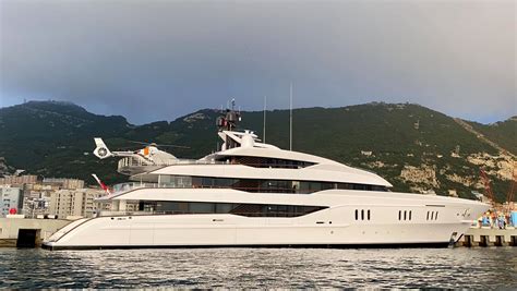 Vanish Yacht Larry Van Tuyl Million Superyacht