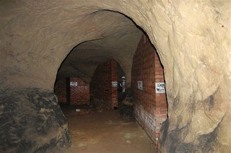 THREADS OF ADVENTURE!: Sandstone caves of Nottingham