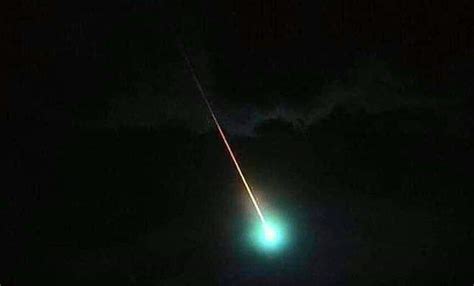 Captan Extra O Objeto Luminoso En El Cielo De Nuevo Le N