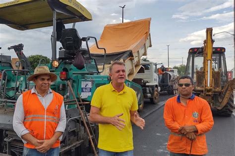 Luizinho Goebel acompanha obras de recapeamento asfáltico de ruas e