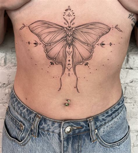 11 Feminine Sternum Tattoo Womens That Will Blow Your Mind