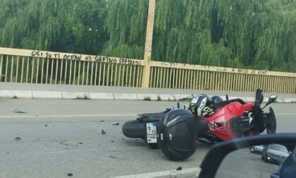 Vozači oprez Sudar motociklista na Venecija mostu u Banjaluci FOTO