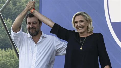 Marine Le Pen A Pontida E Il Giorno Dopo I Lepenisti Sparano Su