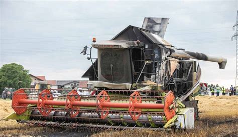 Nu Dorf M Hdrescher Ausgebrannt Euro Schaden