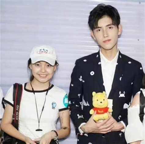 Trần Phi Vũ bị bạn gái cũ hot girl dùng ảnh nóng uy hiếp