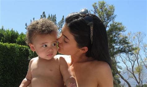 Kylie Jenner Alterou Oficialmente O Nome Do Filho Ap S Meses