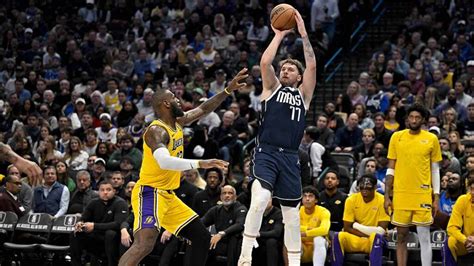 Lakers Vs Mavericks Luka Doncic Hace Magia Con Los Mavericks Y