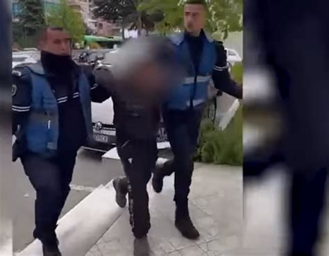 Lëviznin me armë dhe drogë policia arreston në flagrancë 2 persona