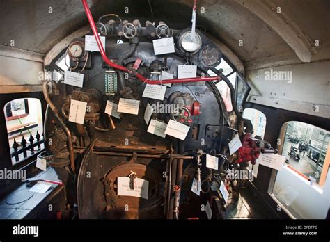 The Drivers Cab Of A Steam Locomotive With Labels Showing How To Drive