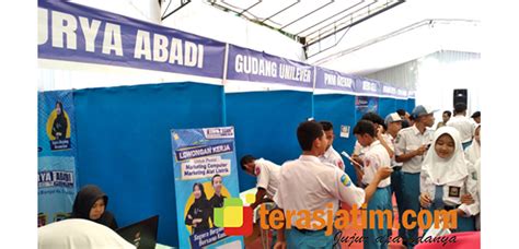 Job Fair Di Smkn Pacitan Libatkan Belasan Perusahaan Lokal Dan Luar