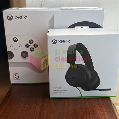 For Sale: Xbox Series S Bundle - Mandeville