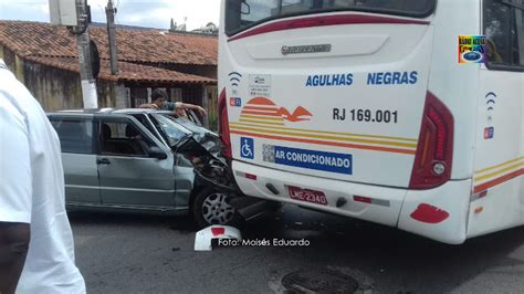 Rádio Acesa FM VR Ônibus e carro se envolvem em acidente no bairro