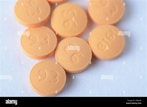 Quetiapine Fumarate 25 Mg Stock Photo Alamy