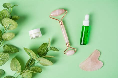 How To Use A Gua Sha Stone Properly A Step By Step Tutorial