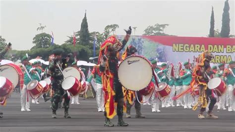 Drumband Secapaad Canka Panorama Dan Tari Kolosal Youtube