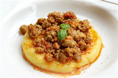 Polenta Con Sugo Di Salsiccia Gustosa Passione Sugo Di Salsiccia