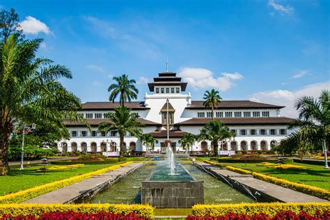 Catat Ini Dia 7 Tempat Wisata Bersejarah Di Bandung Yang Wajib