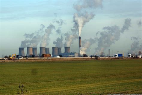 VIDEO Last Cooling Towers Demolished At Eggborough Station