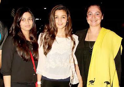 Sisters Love On Display Alia And Pooja Bhatt Bonding Moments See Pics