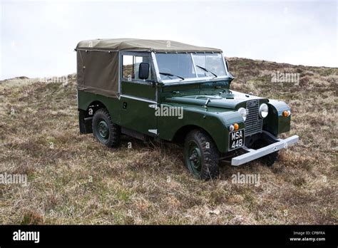 Series Landrover Hi Res Stock Photography And Images Alamy