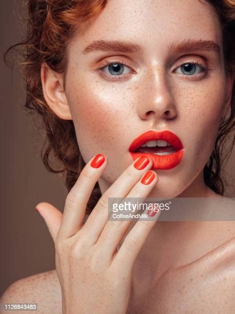 Beautiful Girls With Freckles Fotografias E Filmes Do Acervo Getty