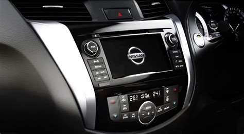 2015 Nissan Navara Centre Console