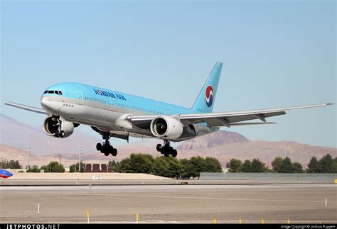 HL7766 Boeing 777 2B5 ER Korean Air Joshua Ruppert JetPhotos