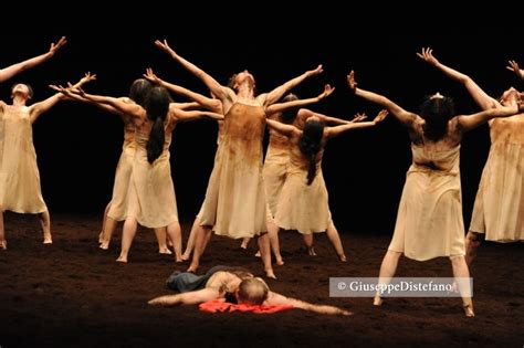 Giuseppe Distefano Le Sacre Du Printemps Coreografia Di Pina Bausch