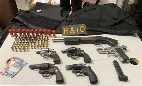 Nove pessoas são presas armas e coletes balísticos em ações da