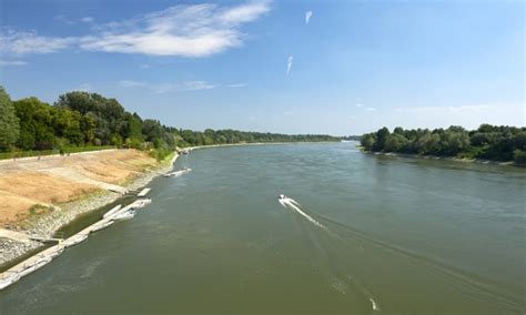 Giallo A Riva Di Suzzara Trovato Un Cadavere Nel Fiume Po Prima Mantova